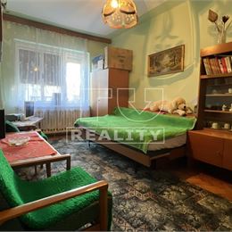 Zdravý, poschodový dom na pozemku 9á, Sládkovičovo
