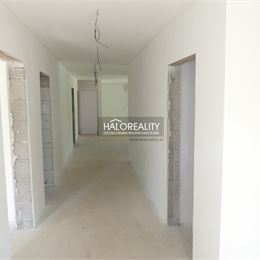 Predaj, rodinný dom Nitra, s výhľadom na Zobor, v cene dokončenie do štandardu - NOVOSTAVBA - EXKLUZÍVNE HALO