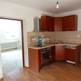REZERVOVANÉ - Predaj, rodinný dom Častá, Veľký pozemok 5674m² - EXKLUZÍVNE HALO REALITY