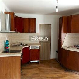 REZERVOVANÉ - Predaj, rodinný dom Častá, Veľký pozemok 5674m² - EXKLUZÍVNE HALO REALITY