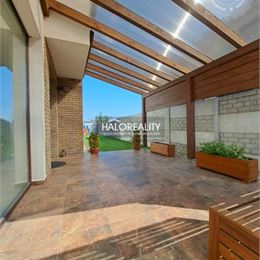 Predaj, trojizbový byt v rodinnom dome so záhradou 211m² Veľký Biel - NOVOSTAVBA