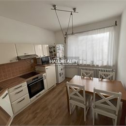Predaj, rodinný dom Brestovany, tichá lokalita s dvojgarážou