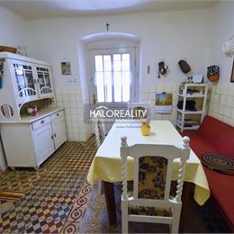 Predaj, rodinný dom Nová Baňa, pozemok 35.813 m² - ZNÍŽENÁ CENA
