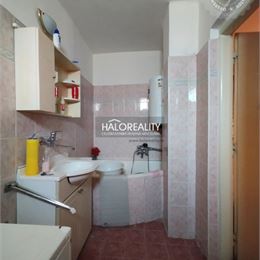 Predaj, rodinný dom Rohovce - EXKLUZÍVNE HALO REALITY
