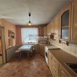 Predaj, rodinný dom Prievidza, HRADEC - EXKLUZÍVNE HALO REALITY