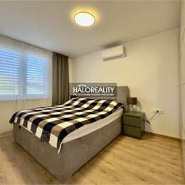 Predaj, rodinný dom Trávnica, štvorizbový bungalov v krásnej lokalite - NOVOSTAVBA - EXKLUZÍVNE HALO REALITY