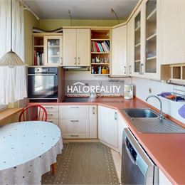 REZERVOVANÉ - Predaj, štvorizbový byt Zvolen, s lodžiou - EXKLUZÍVNE HALO REALITY