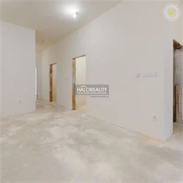 Predaj, trojizbový byt Lučenec, luxusný, so záhradkou - NOVOSTAVBA - EXKLUZÍVNE HALO REALITY