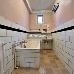 Predaj, rodinný dom Levice, priestranný 5 izbový RD vhodný aj na podnikateľské účely - EXKLUZÍVNE HALO REALITY