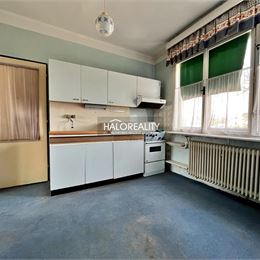 Predaj, rodinný dom Levice, priestranný 5 izbový RD vhodný aj na podnikateľské účely - EXKLUZÍVNE HALO REALITY