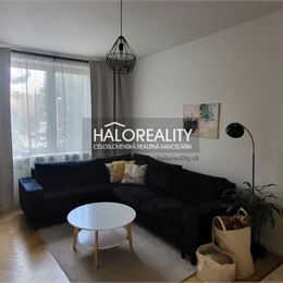 REZERVOVANÉ - Predaj, dvojizbový byt Banská Bystrica, Sídlisko SNP, tehlový byt - EXKLUZÍVNE HALO REALITY