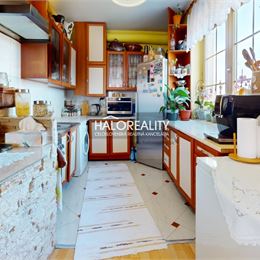 Predaj, štvorizbový byt Ostrá Lúka - ZNÍŽENÁ CENA - EXKLUZÍVNE HALO REALITY