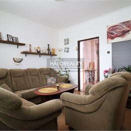 Predaj, rodinný dom s garážou, šesťizbový Kolta - rozsiahla rekonštrukcia