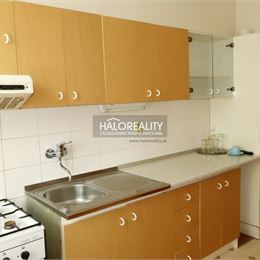 Predaj, štvorizbový byt Prievidza, Staré Sídlisko - ZNÍŽENÁ CENA - EXKLUZÍVNE HALO REALITY