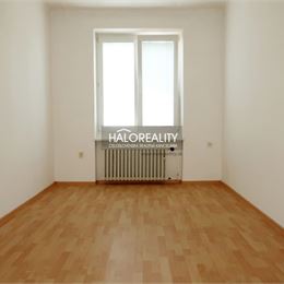 Predaj, štvorizbový byt Prievidza, Staré Sídlisko - ZNÍŽENÁ CENA - EXKLUZÍVNE HALO REALITY