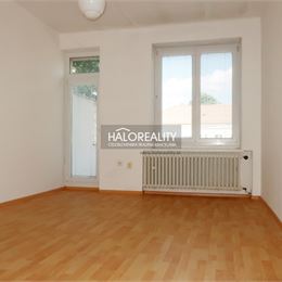 Predaj, štvorizbový byt Prievidza, Staré Sídlisko - ZNÍŽENÁ CENA - EXKLUZÍVNE HALO REALITY