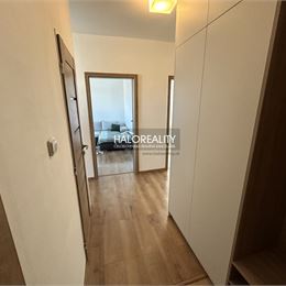 REZERVOVANÉ - Predaj, trojizbový byt Poprad - ZNÍŽENÁ CENA - EXKLUZÍVNE HALO REALITY
