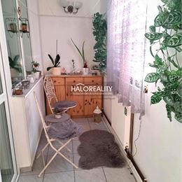 Predaj, trojizbový byt Jablonec, záhrada 231m²