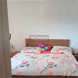 Predaj, rodinný dom Kremnica, Veternícka ulica s garážou - ZNÍŽENÁ CENA - EXKLUZÍVNE HALO REALITY