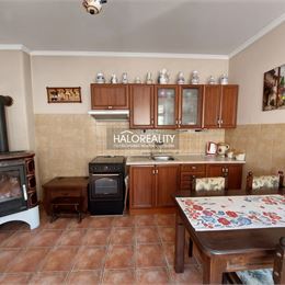 Predaj, rodinný dom Poluvsie - EXKLUZÍVNE HALO REALITY