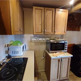 Predaj, chalupa Látky, s pozemkom 494 m² - EXKLUZÍVNE HALO REALITY