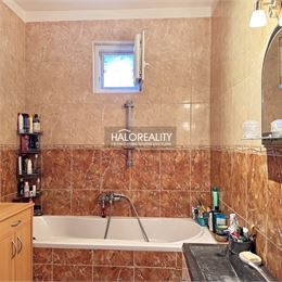 Predaj, rodinný dom Chotín, na pozemku o rozlohe 3520 m² - EXKLUZÍVNE HALO REALITY