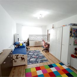 Predaj, trojizbový byt Žiar nad Hronom, veľkometrážny - EXKLUZÍVNE HALO REALITY