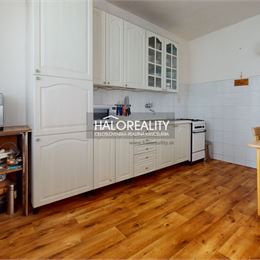 Predaj, rodinný dom Čerenčany - ZNÍŽENÁ CENA - EXKLUZÍVNE HALO REALITY