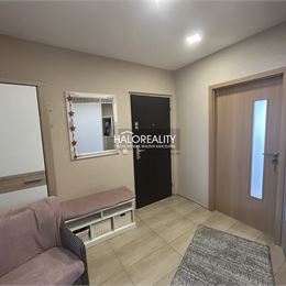 Predaj, trojizbový byt Prievidza, Sídlisko Necpaly - EXKLUZÍVNE HALO REALITY