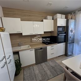 Predaj, trojizbový byt Prievidza, Sídlisko Necpaly - EXKLUZÍVNE HALO REALITY