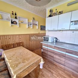 REZERVOVANÉ - Predaj, trojizbový byt Liptovský Hrádok