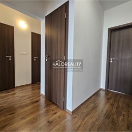 REZERVOVANÉ - Predaj, trojizbový byt Banská Štiavnica - EXKLUZÍVNE HALO REALITY
