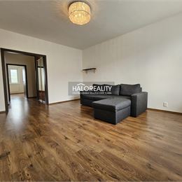 REZERVOVANÉ - Predaj, trojizbový byt Banská Štiavnica - EXKLUZÍVNE HALO REALITY