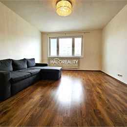REZERVOVANÉ - Predaj, trojizbový byt Banská Štiavnica - EXKLUZÍVNE HALO REALITY