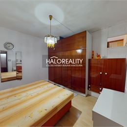 Predaj, trojizbový byt Prievidza