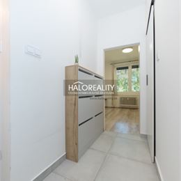 Predaj, garsónka Bratislava Nové Mesto, Pri Račianskom mýte - EXKLUZÍVNE HALO REALITY