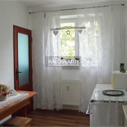 REZERVOVANÉ - Predaj, trojizbový byt Spišská Belá - ZNÍŽENÁ CENA - EXKLUZÍVNE HALO REALITY