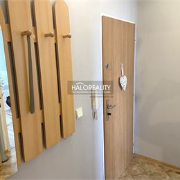 REZERVOVANÉ - Predaj, dvojizbový byt Bardejov - ZNÍŽENÁ CENA - EXKLUZÍVNE HALO REALITY + VIDEOOBHLIADKA