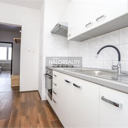 Predaj, dvojizbový byt Považská Bystrica - ZNÍŽENÁ CENA - EXKLUZÍVNE HALO REALITY