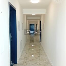 Predaj, dvojizbový byt Lučenec, priestranný s parkovacím miestom v cene - EXKLUZÍVNE HALO REALITY