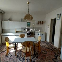 Predaj, rodinný dom Naháč, s garážou, pozemok 1576 m² - EXKLUZÍVNE HALO REALITY