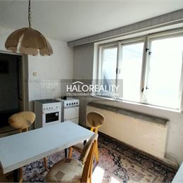 Predaj, rodinný dom Naháč, s garážou, pozemok 1576 m² - EXKLUZÍVNE HALO REALITY
