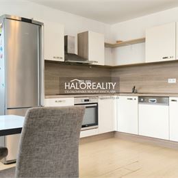 REZERVOVANÉ - Predaj, dvojizbový byt Sekule - ZNÍŽENÁ CENA - EXKLUZÍVNE HALO REALITY + VIDEOOBHLIADKA
