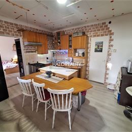 Predaj, rodinný dom Diviaky nad Nitricou, Mačov, ideálny na chalupu alebo trvalé bývanie - EXKLUZÍVNE HALO