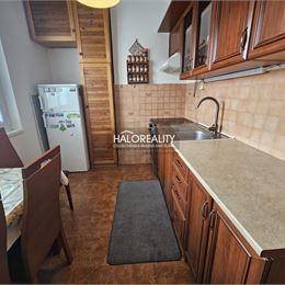 REZERVOVANÉ - Predaj, trojizbový byt Banská Štiavnica - EXKLUZÍVNE HALO REALITY