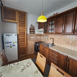 REZERVOVANÉ - Predaj, trojizbový byt Banská Štiavnica - EXKLUZÍVNE HALO REALITY