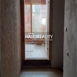 Predaj, rodinný dom Horná Ves, s garážou - ZNÍŽENÁ CENA - EXKLUZÍVNE HALO REALITY