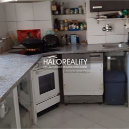 Predaj, rodinný dom Horná Ves, s garážou - ZNÍŽENÁ CENA - EXKLUZÍVNE HALO REALITY