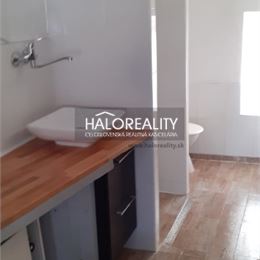 Predaj, rodinný dom Horná Ves, s garážou - ZNÍŽENÁ CENA - EXKLUZÍVNE HALO REALITY