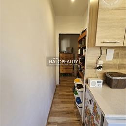REZERVOVANÉ - Predaj, dvojizbový byt Banská Štiavnica - EXKLUZÍVNE HALO REALITY
